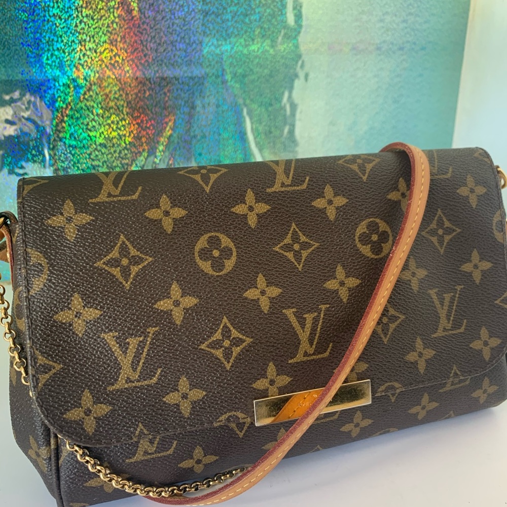 Louis Vuitton The Favorite MM - Monogram Crossbody with both straps - Picture 2 of 16